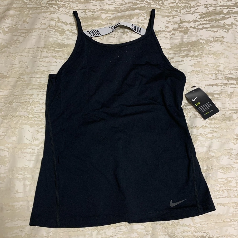 NWT black Dri-Fit Nike top - Size Medium